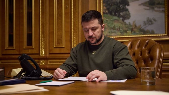 Зеленский ввел санкции против 120 физических и 287 юридических лиц