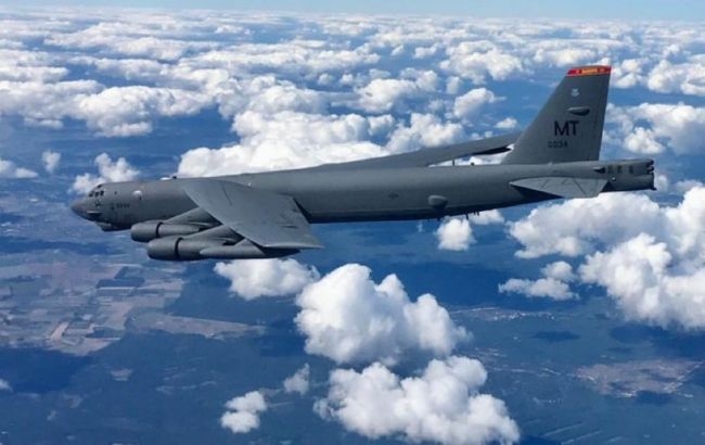Ядерный бомбардировщик США пролетел вдоль границы России