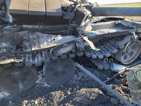 Оккупанты несут танковые потери в Луганской области, - Гайдай