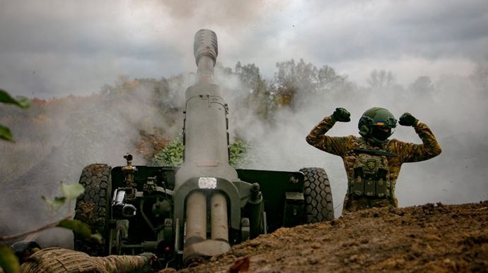 Сили оборони вразили райони зосередження окупантів та склад боєприпасів, – Генштаб