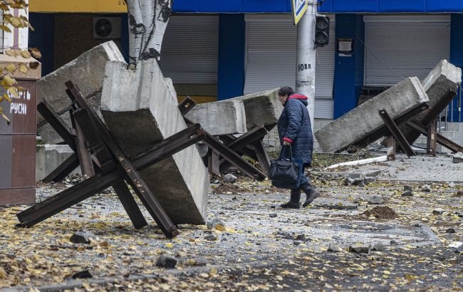 Військові показали, як виглядає один із населених пунктів на околицях Бахмута (відео)