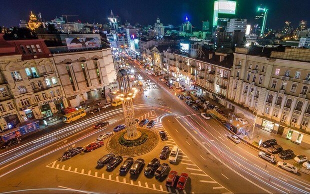 Площадь Украинских героев вместо Льва Толстого: в Киеве переименовали 16 улиц и проспектов