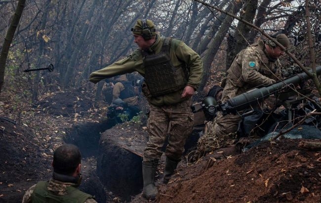 ЗСУ відбили понад 50 ворожих атак на Донбасі і знищили склад боєприпасів РФ, - Генштаб