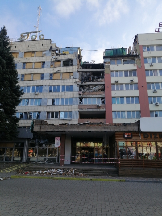 Фото разрушений в Николаеве попали на презентацию новой платформы в США
