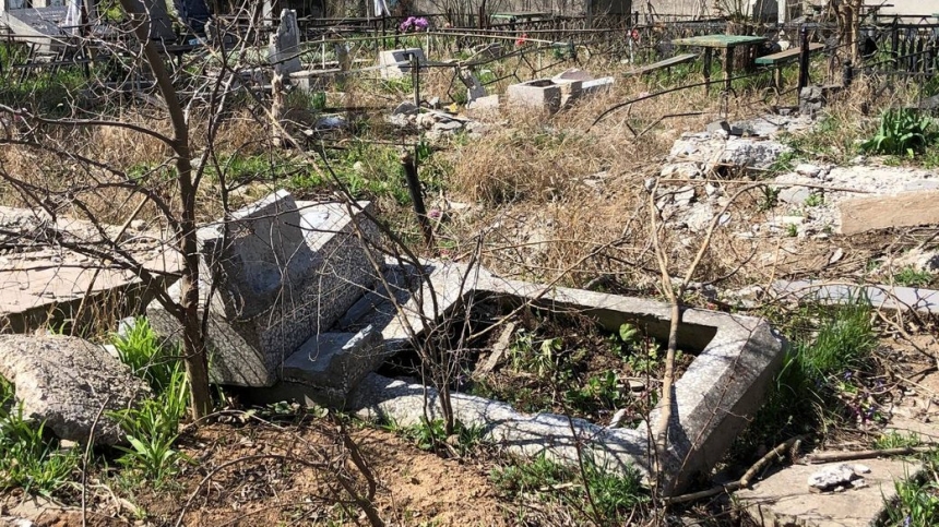 Миколаївські цвинтарі всіяні снарядами та вибухонебезпечними предметами
