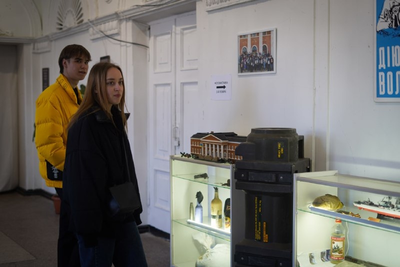 В Николаеве открыли выставку-инсталляцию о жизни города во время войны