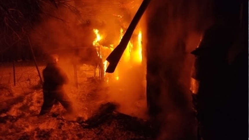 На Миколаївщині горів дачний будиночок – постраждав чоловік