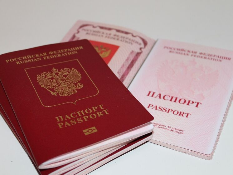 Російські загарбники створили "мобільні групи" для примусової паспортизації