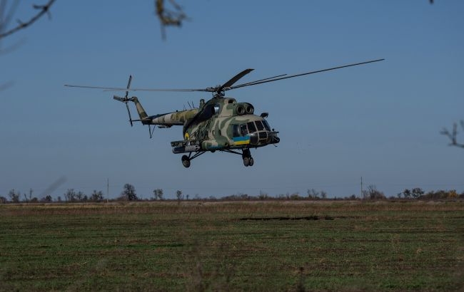 Українські вертолітники показали, як «привітали» росіян із Вербною неділею (відео)