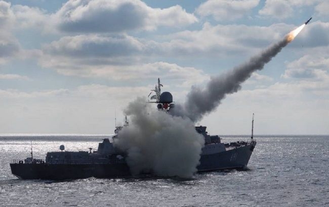 РФ вивела у Чорне море кораблі з «калібрами»