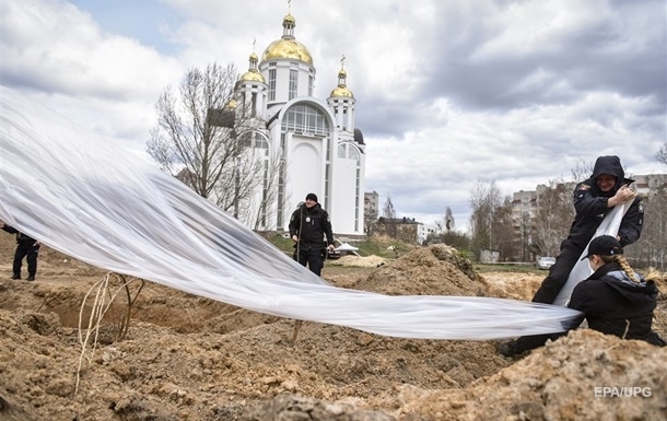 Под Киевом выявили 15 захоронений и три пыточных