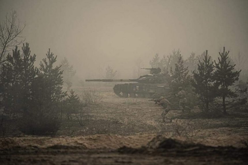 Українські військовослужбовці за добу відбили близько 50 атак, майже половина – у районі Бахмута, - Генштаб