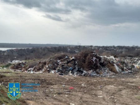 В Николаевской области прокуратура требует ликвидировать несанкционированную свалку