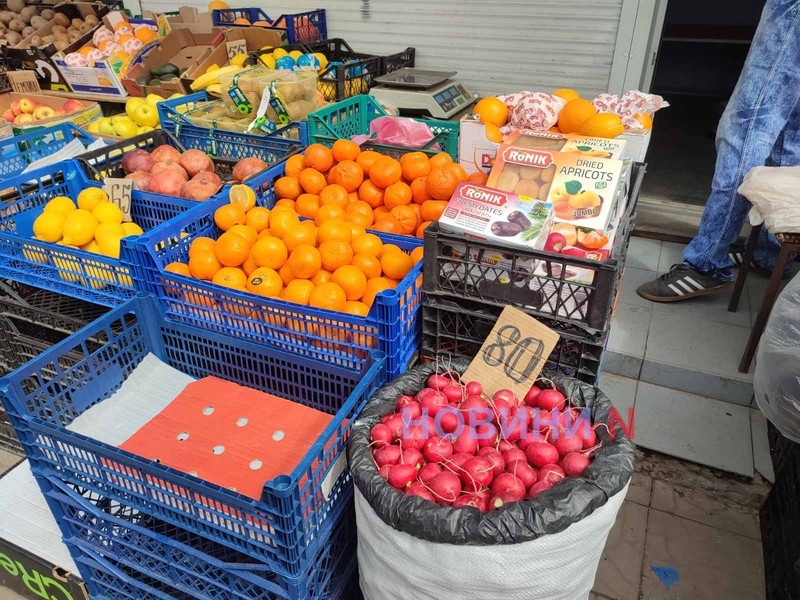 Ажіотаж на передвеликодньому ринку в Миколаєві: ціни на основні продукти (фоторепортаж)