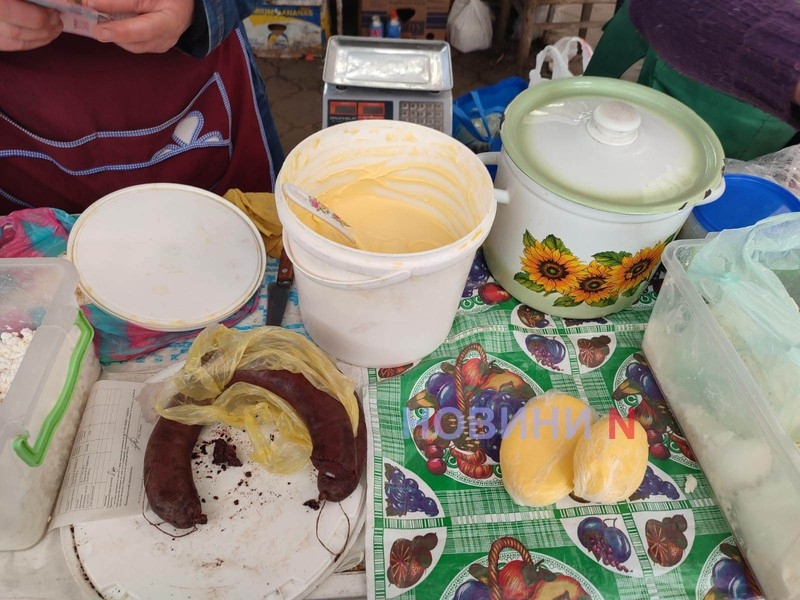 Ажіотаж на передвеликодньому ринку в Миколаєві: ціни на основні продукти (фоторепортаж)