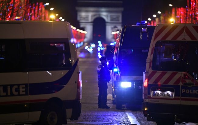 У Франції автомобіль на великій швидкості в'їхав у натовп, багато постраждалих