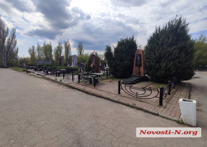 Николаевские спасатели призвали жителей не идти на кладбища в поминальные дни