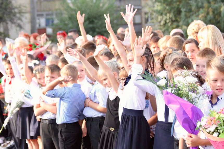 За три дні до шкіл Миколаєва подано понад 300 заяв про зарахування до першого класу