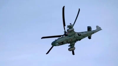 Вблизи оккупированной Кирилловки в море упал вертолет рф - тело пилота выбросило на берег
