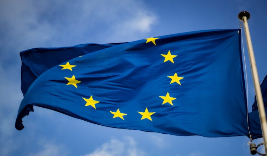 ЕС намерен запретить транзит ряда товаров через РФ в рамках нового пакета санкций, - Bloomberg