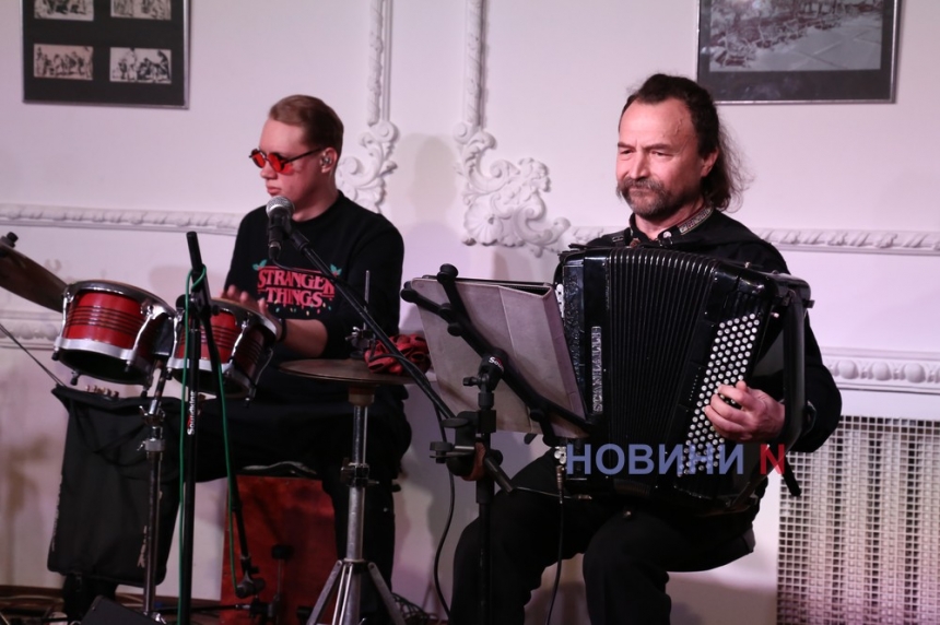 Весняний настрій із чудовою музикою: Миколаївські артисти порадували глядачів чудовим концертом (фото, відео)