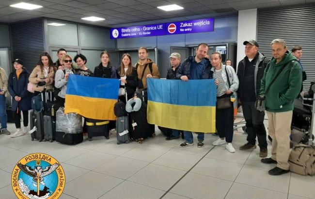 Евакуація з Судану: 64 українці вже прибули до Польщі, - ГУР