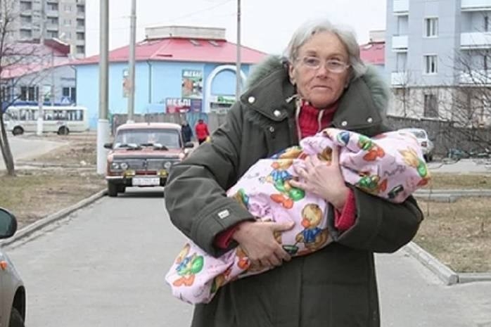 У найстаршої породіллі України забрали доньку