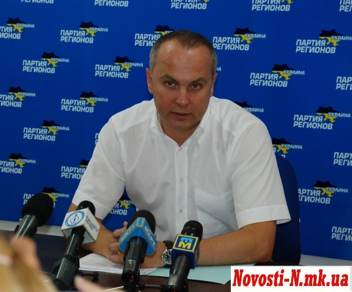 Нестор Шуфрич утверждает, что возвращаться в политику Медведчук не собирается
