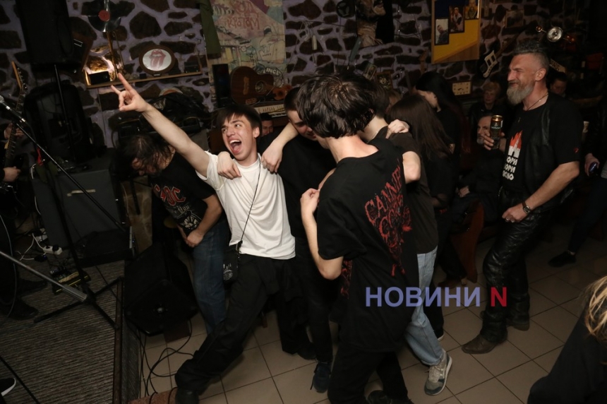 С тяжелым роком к победе Украины: в Николаеве прошел концерт группы С4 (фоторепортаж)