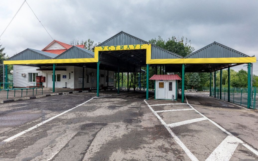 “Long Queues at Ukraine Checkpoints: Border Service Update”