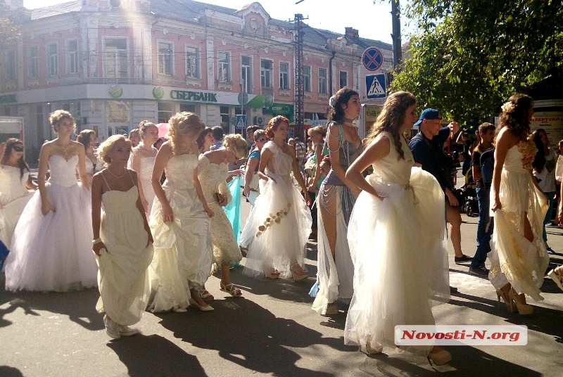 Парад невест в Николаеве. Фото  из архива Новостей-N