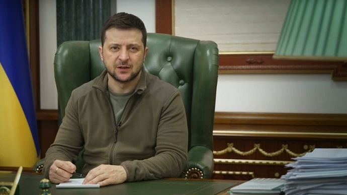 В Україні продовжать воєнний стан та мобілізацію: Зеленський вніс до Ради законопроєкти