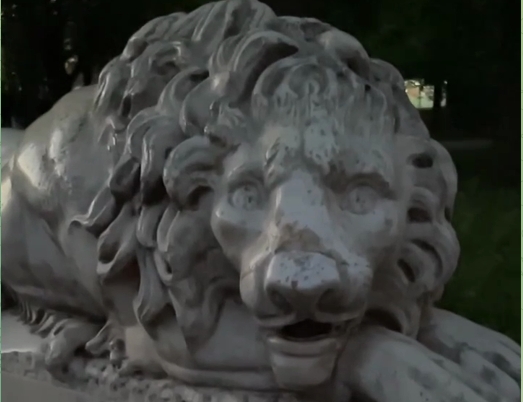 У Каштановий сквер Миколаєва повернули левів (відео)