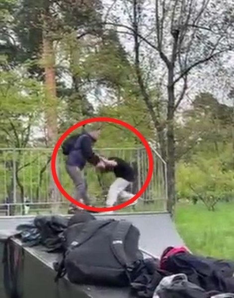 Драка на скейтпарке в Киеве: мужчина избил двух подростков