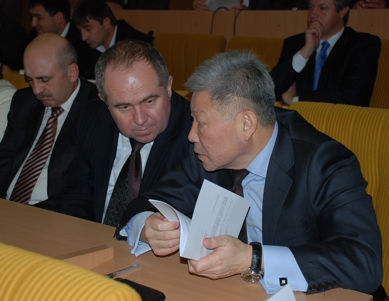 Виссарион Ким (справа)