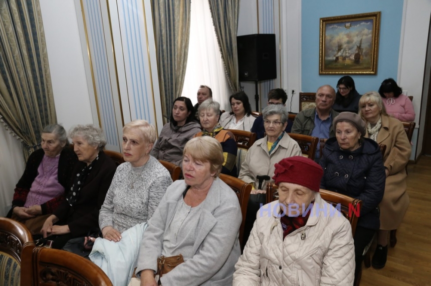 Память нужна живым: в Николаеве представили книгу, посвященную остарбайтерам (фото)