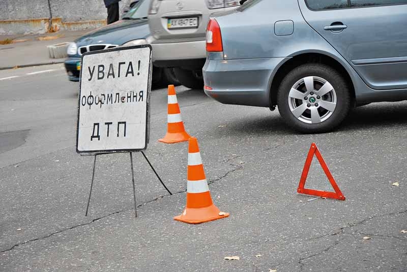 Оставление места дтп. Уезд с места ДТП наказание. Если виновник скрылся с места ДТП штраф.