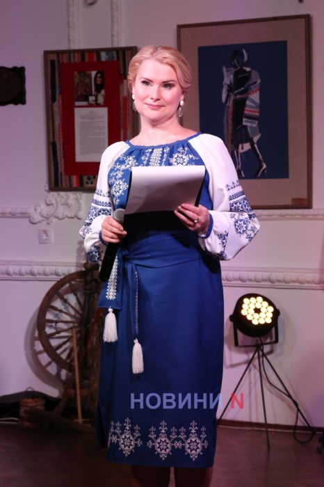 «Все буде Україна!»: артисти театру подарували глядачам театралізовану концертну програму (фото, відео)