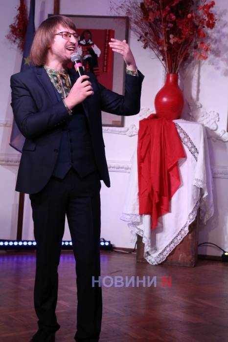 «Усе буде Україна!»: артисты театра подарили зрителям театрализованную концертную программу (фото, видео)