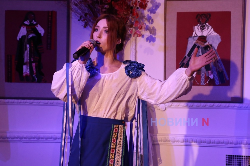 «Все буде Україна!»: артисти театру подарували глядачам театралізовану концертну програму (фото, відео)