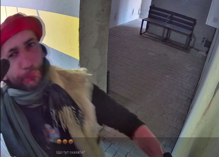У Миколаєві невідомий розбив камеру в укритті на Соборній (відео)
