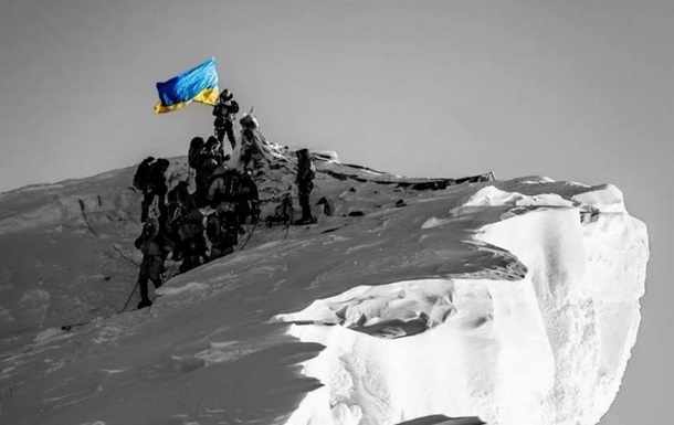 Українська альпіністка вдруге підкорила Еверест