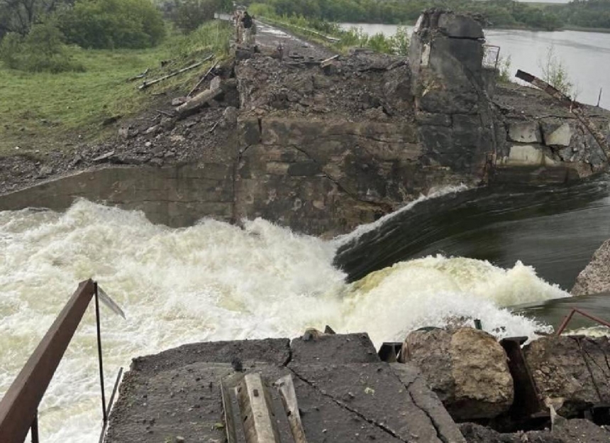 Знищення греблі водосховища: населені пункти в небезпеці, готуються до евакуації