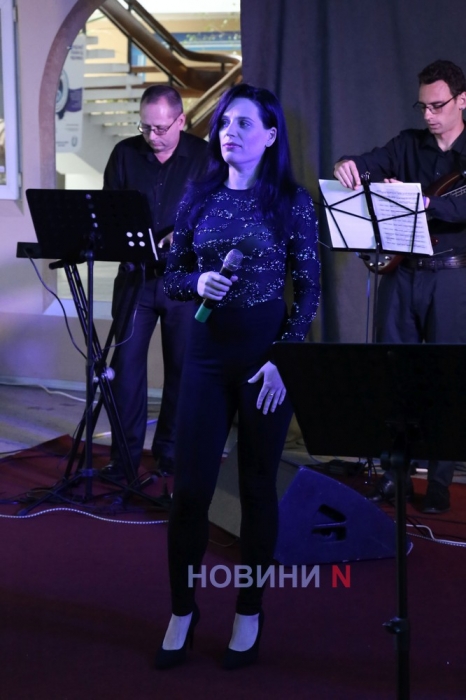«Тільки я і ти»: у Миколаєві відбувся концерт естрадного ансамблю Art colors band (фото)