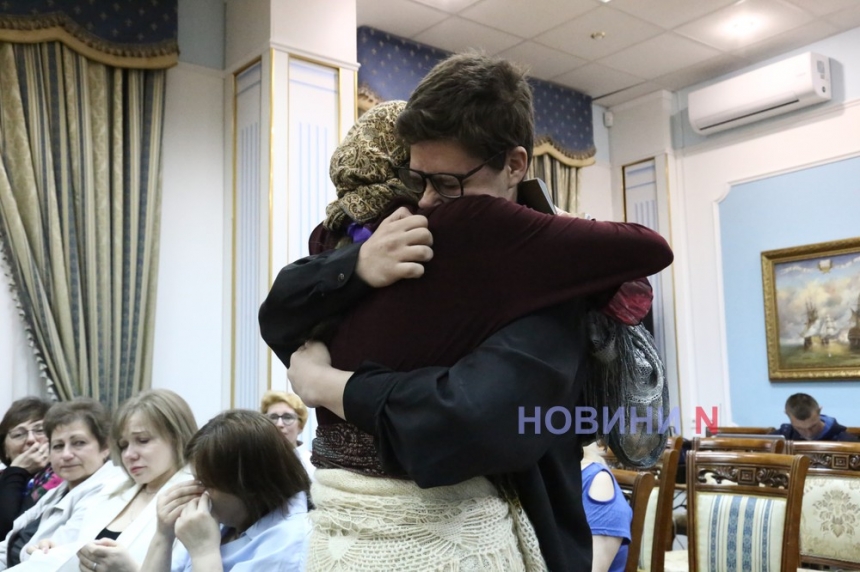 О жизни и материнских чувствах: в Николаевском музее прошла премьера спектакля «Чирикли» (фоторепортаж)