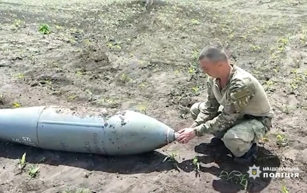 В Харьковской области обезвредили авиабомбу РФ с 300 кг взрывчатки (видео)