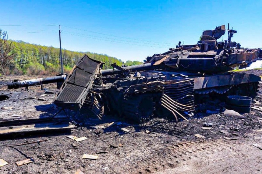 Втрати ворога за добу: вбито 800 окупантів, спалено техніку