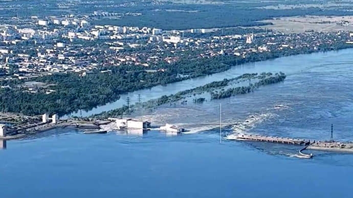 Крупнейшая рукотворная экологическая катастрофа в Европе, - Зеленский о подрыве Каховской ГЭС