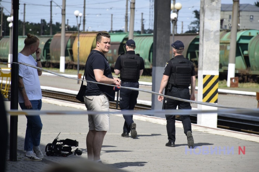 Як у Миколаєві зустріли постраждалих від вибуху Каховської ГЕС (фоторепортаж)