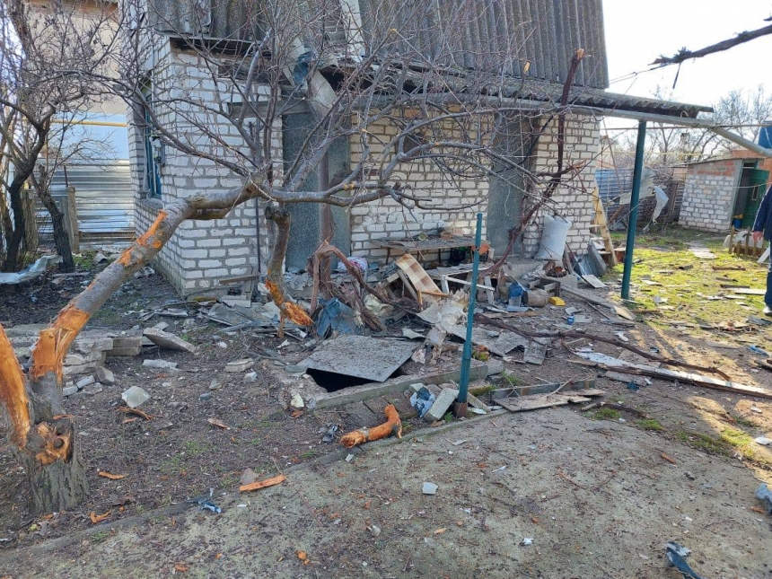 Враг обстреливал Очаков: повреждены жилые дома и элеватор